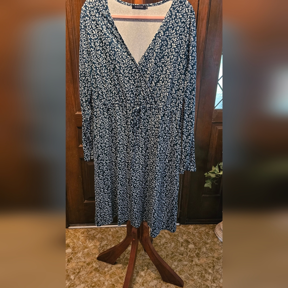Green and White Long Sleeve Floral  Dress.
